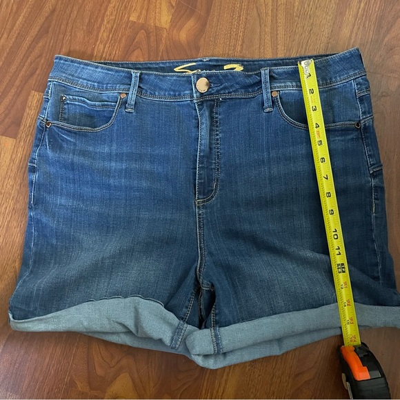 Seven7 Booty Shaper Jean Shorts Size 18W - Picture 8 of 9